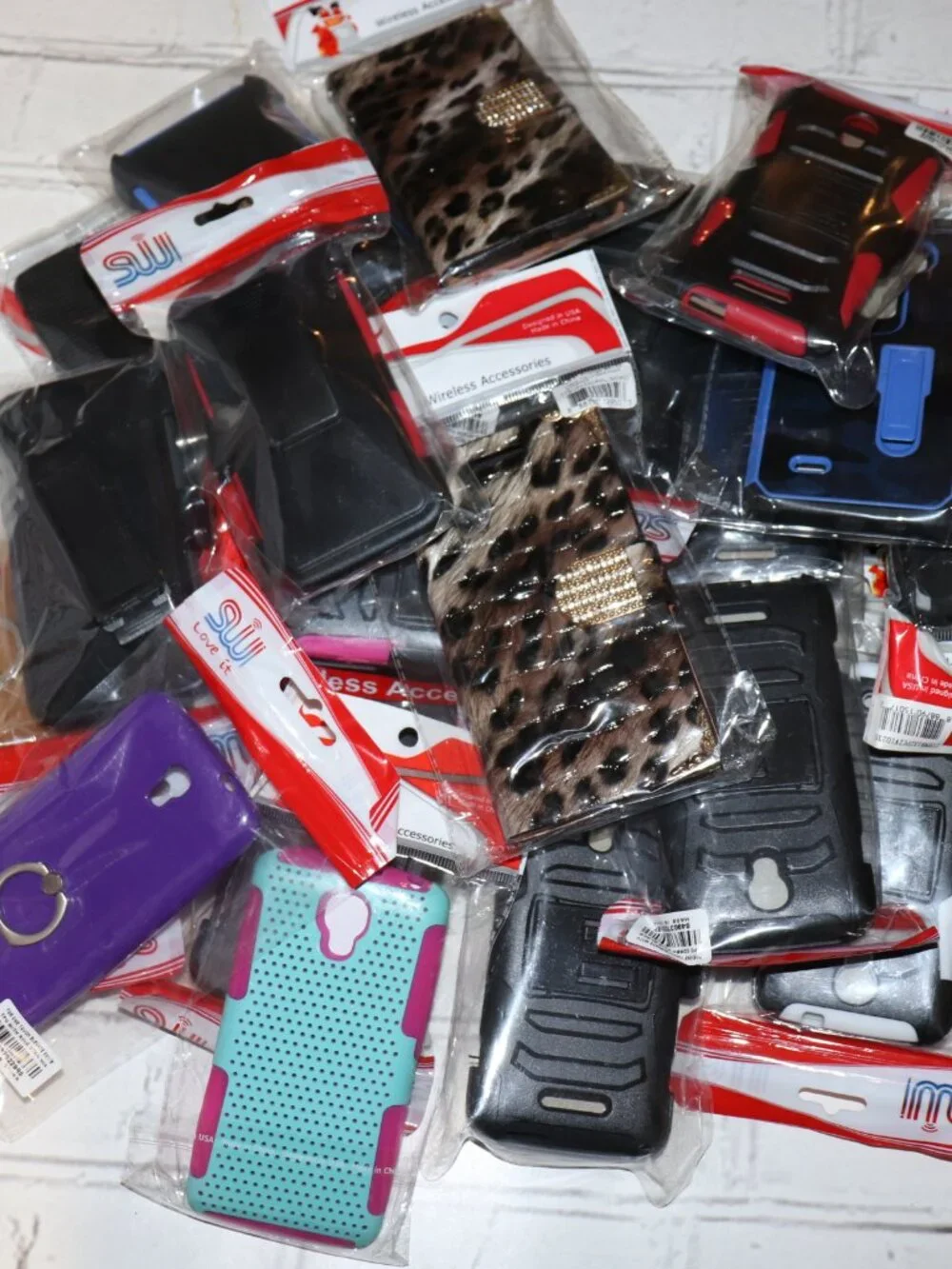 📦 Mystery Tech Box · ~30 Mixed Phone Cases · New Old Stock